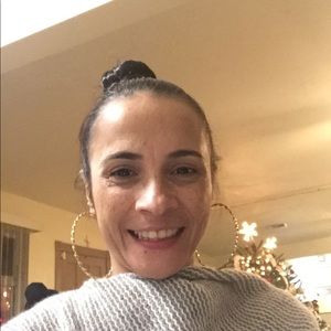 Meet your Posher, Ana